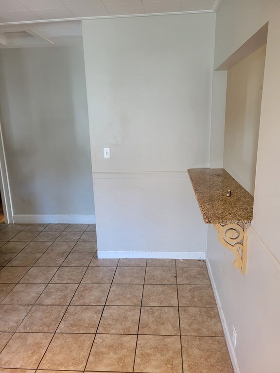 22 Basset St unit 3, Lynn, MA 01902 - photo 4