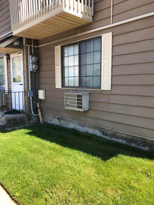140 Lamped Loop unit 89, Staten Island, NY 10314 - photo 2