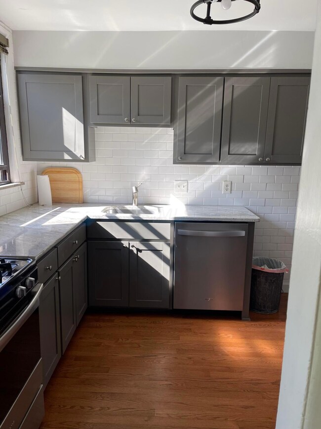 4069 Indianola Ave unit 2C, Columbus, OH 43214 - photo 5