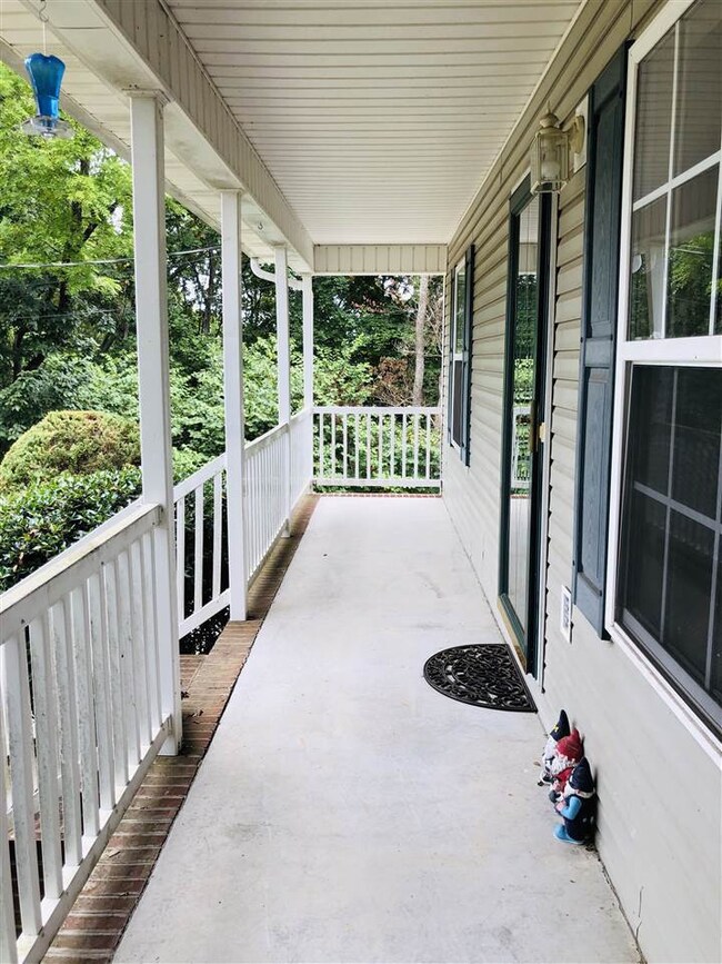 3805 Shandee Ln, Morristown, TN 37814 - photo 2