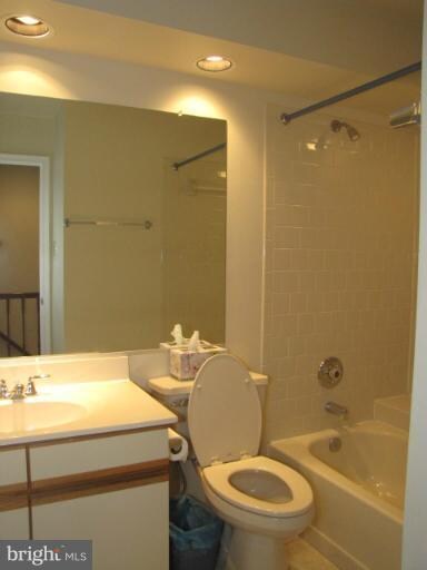 19 Faraday Dr, Lutherville Timonium, MD 21093 - photo 2