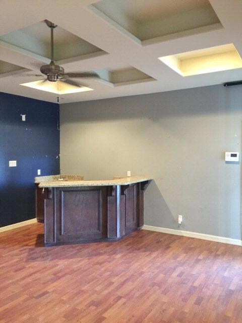 Living Rm - Wet Bar