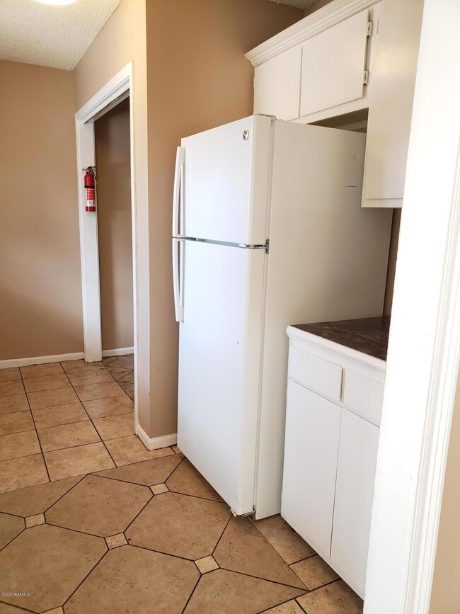 415 Vieux Orleans kitchen 2