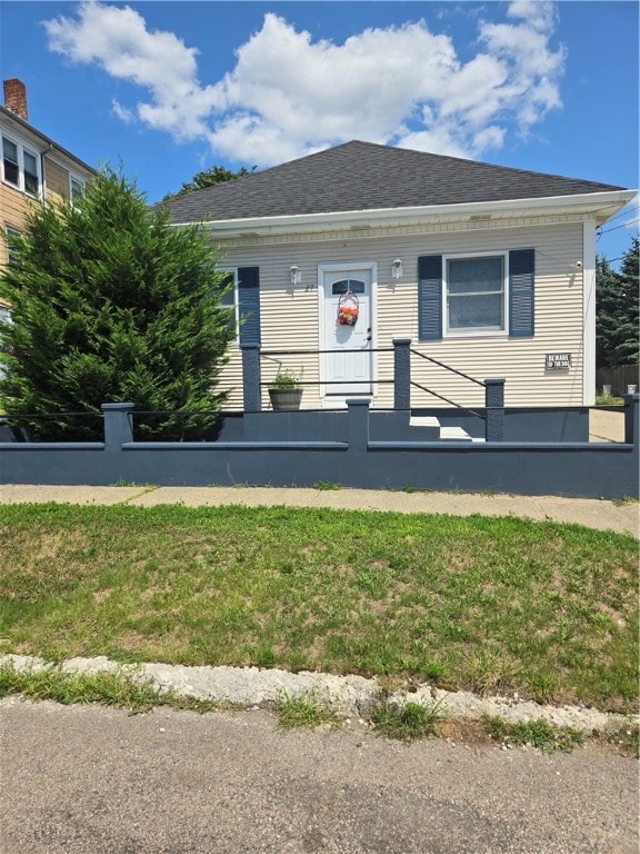 27 Stedman Ave, Pawtucket, RI 02860 - photo 2