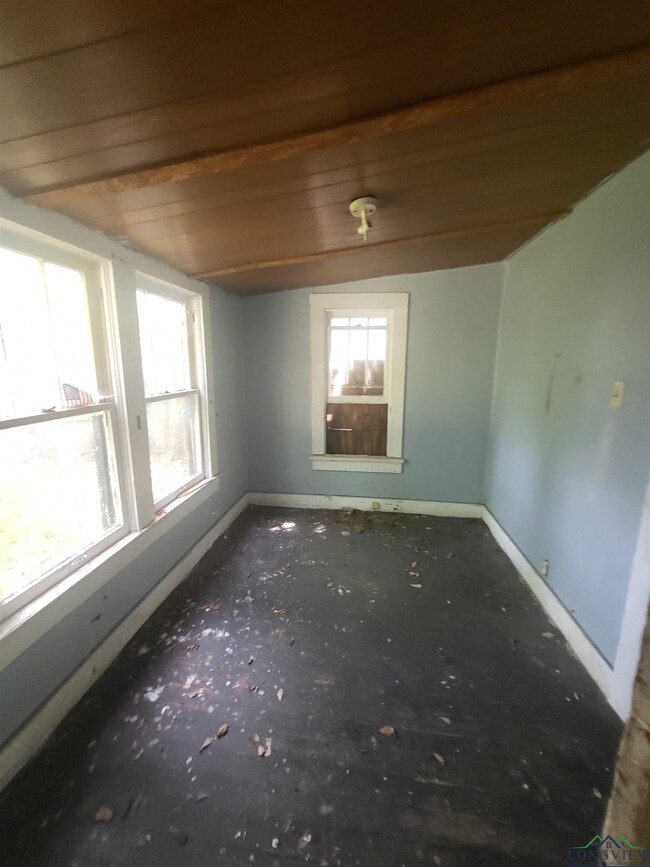 906 N 7th St, Longview, TX 75601 - photo 2