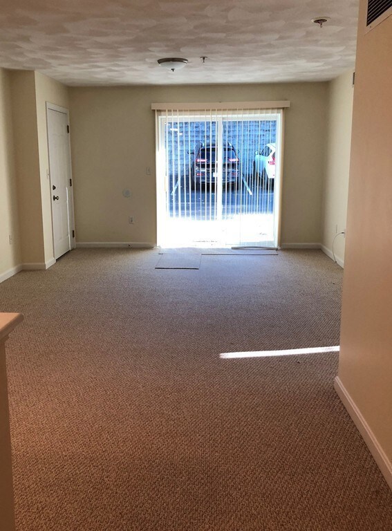 28 Oval Rd unit 6, Quincy, MA 02170 - photo 4