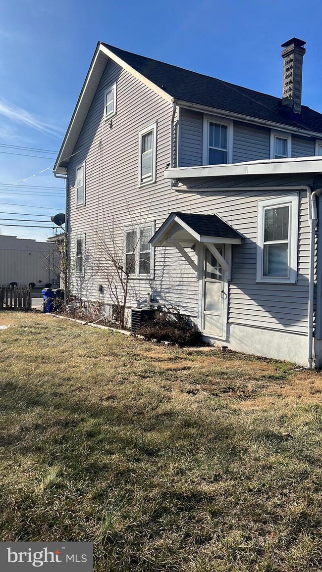 402 E Franklin St, Hagerstown, MD 21740 - photo 2