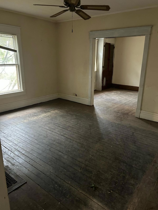 709 Regent St, Niles, MI 49120 - photo 7