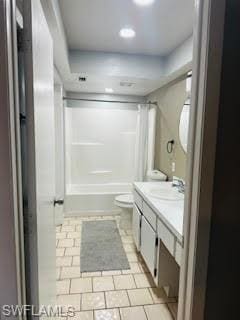 Bathroom featuring shower / bathing tub combinatio