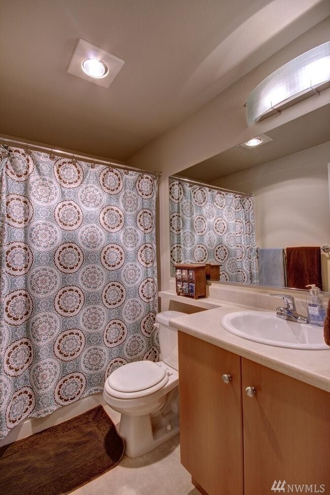 12404 E Gibson Rd unit M102, Everett, WA 98204 - photo 4