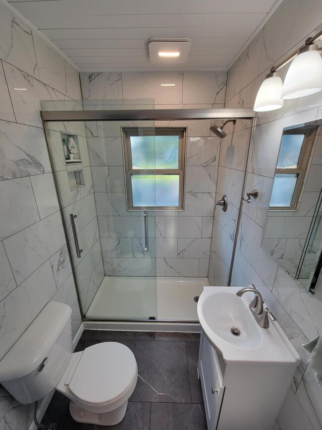 4432 N 4th St, Columbus, OH 43224 - photo 5