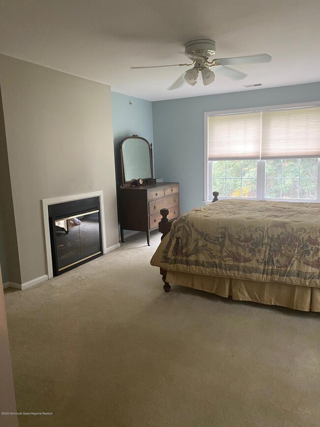 308 Wedgewood Cir unit 324, Belford, NJ 07718 - photo 7