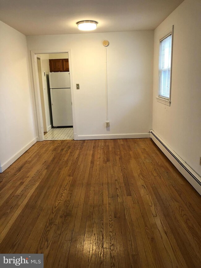 401 7th St unit 4, Laurel, MD 20707 - photo 2