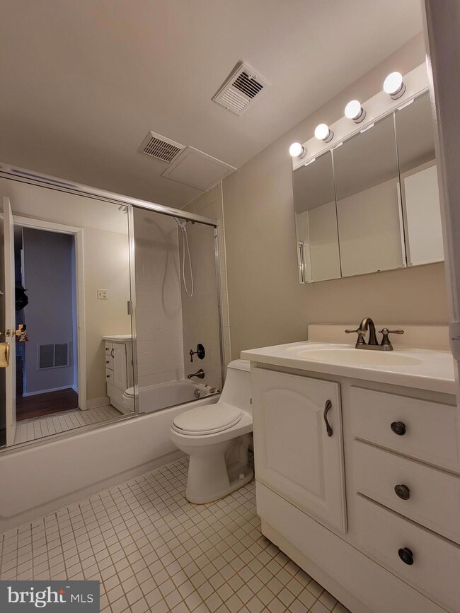 1805 Snow Meadow Ln unit 201, Baltimore, MD 21209 - photo 7