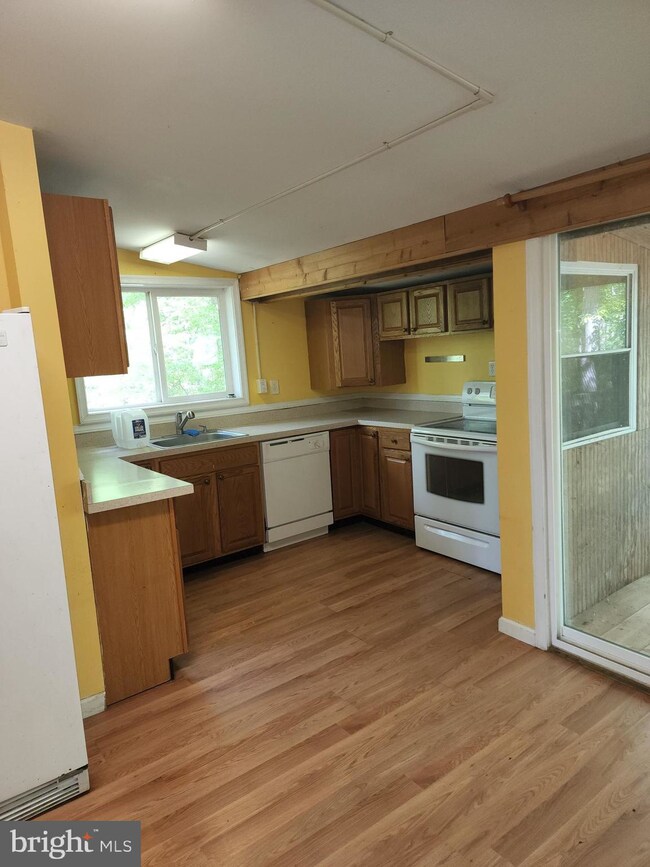 8933 Burwell Rd, Nokesville, VA 20181 - photo 5