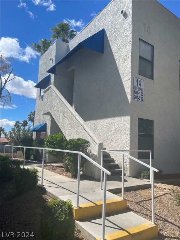 2679 Red Rock St unit 201, Las Vegas, NV 89146 - photo 2