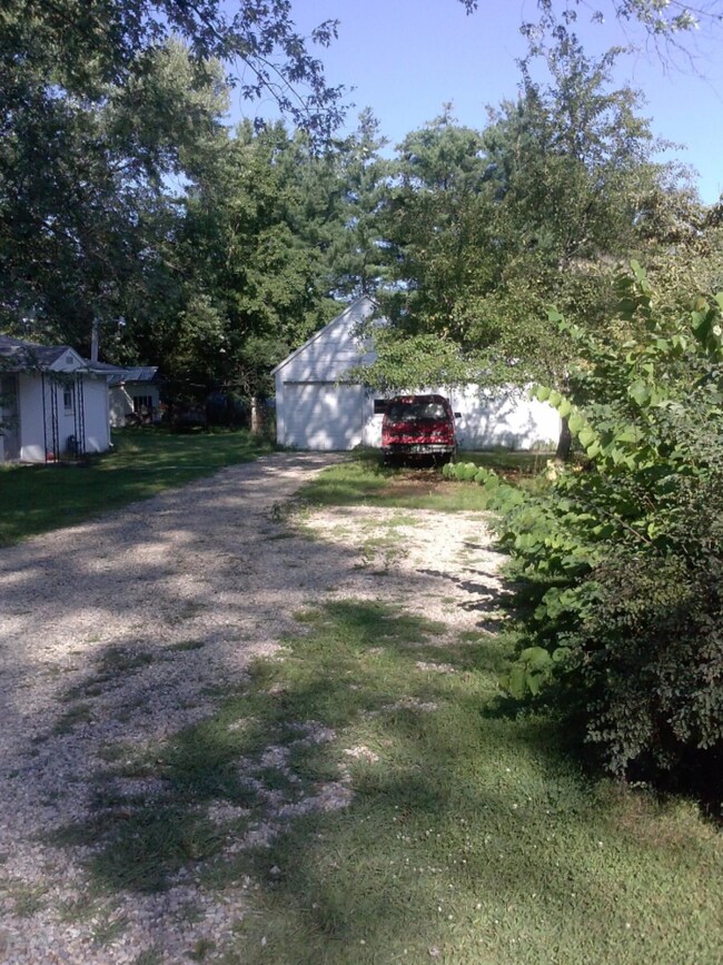 2811 Adams Rd 1