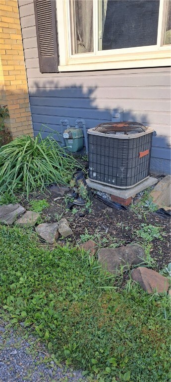 114 W Main St, Big Run, PA 15715 - photo 5