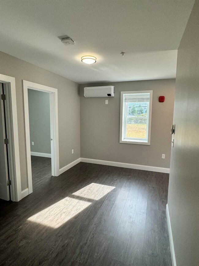 50 Monarch Way unit 102, Portsmouth, NH 03801 - photo 5