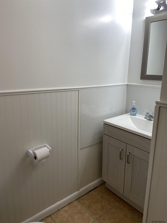 19 Mccarty Ave unit 2, Albany, NY 12202 - photo 6