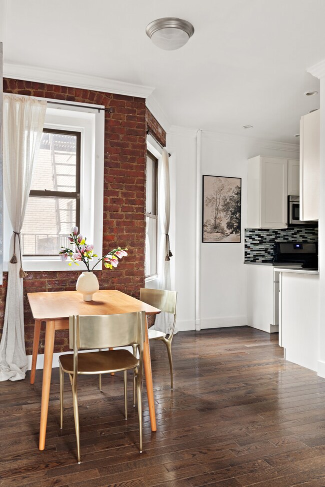 Acropolis Gardens unit 3E, Astoria, NY 11105 - photo 4