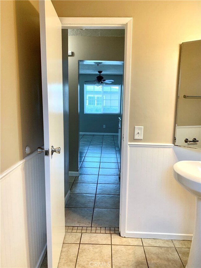 650 N 3rd Ave unit B, Upland, CA 91786 - photo 4