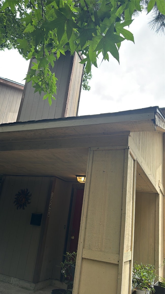 Charming front entrance with unique architectural
