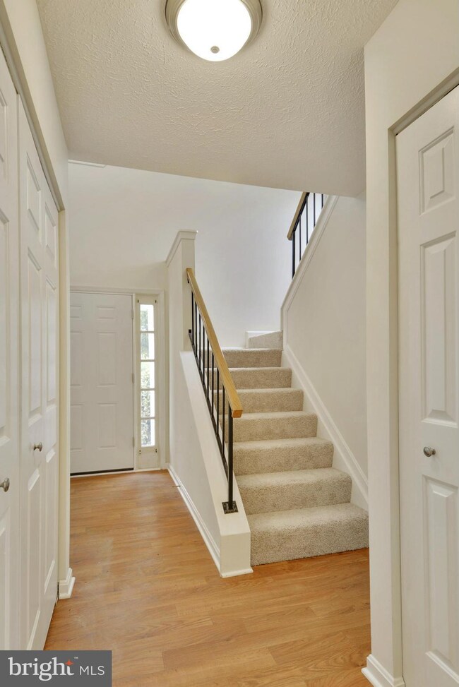 14002B Grumble Jones Ct, Centreville, VA 20121 - photo 6