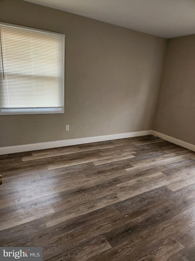 15 Pinafore Ln, Willingboro, NJ 08046 - photo 2