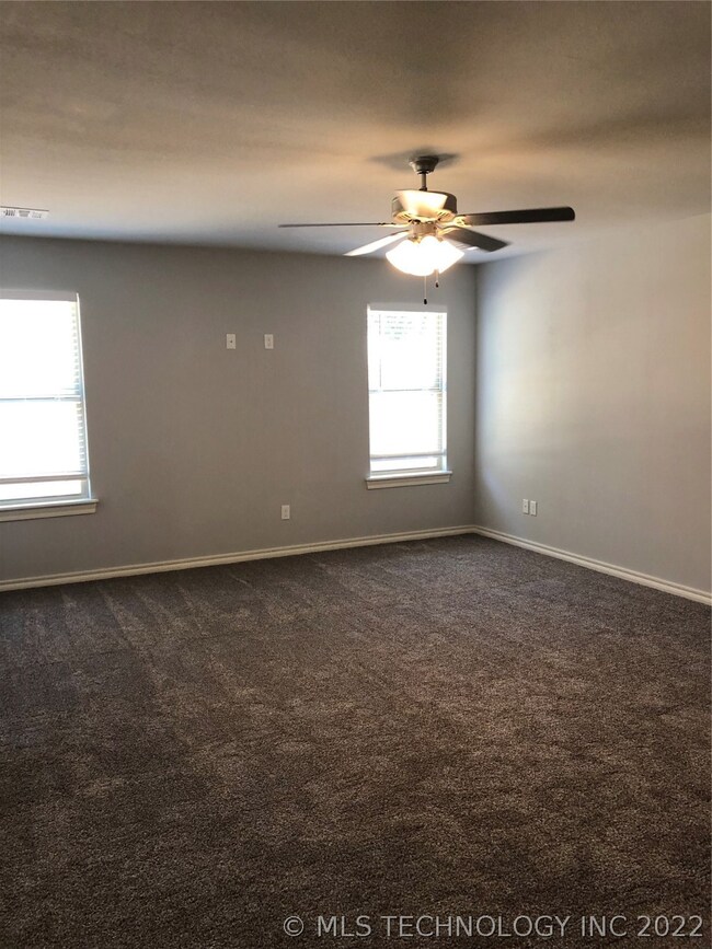 1137 E Mckinley Ave, Sapulpa, OK 74066 - photo 7