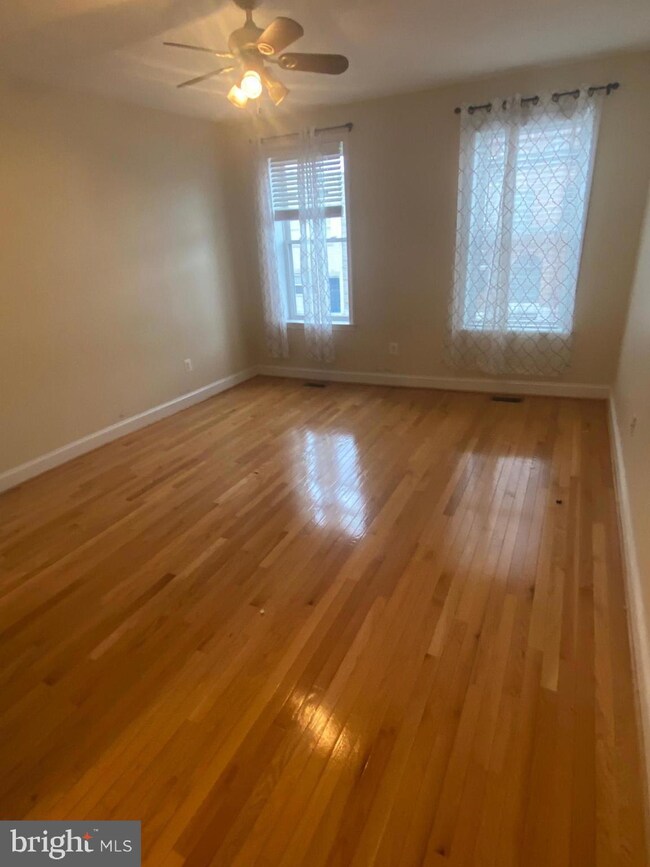 210 S East Ave, Baltimore, MD 21224 - photo 7