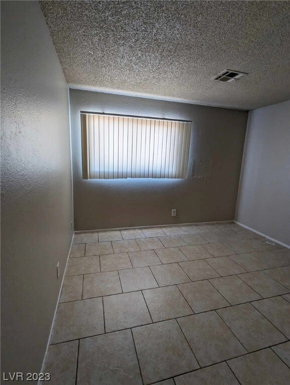 4384 Cy Cliffview Cir unit 3A, Las Vegas, NV 89121 - photo 6