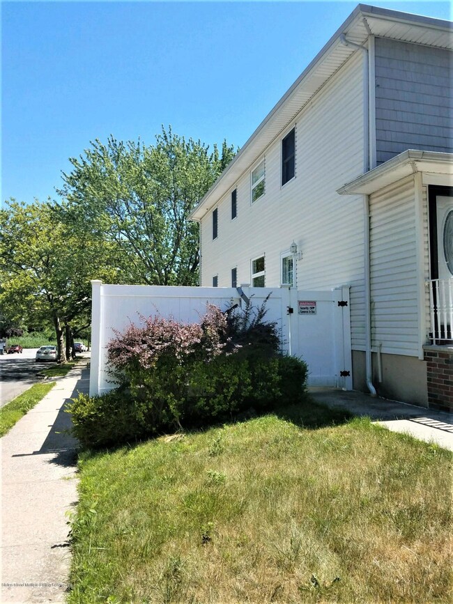 2 Twombly Ave, Staten Island, NY 10306 - photo 5