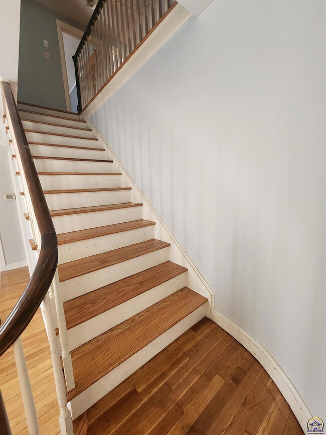 807 SW Terrace Ave, Topeka, KS 66611 - photo 4