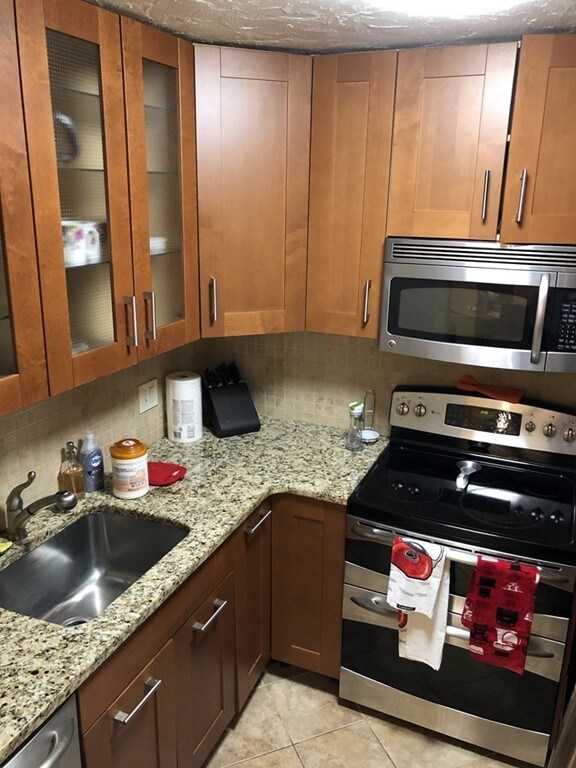 Totten Pond Village unit 14C, Waltham, MA 02451 - photo 3