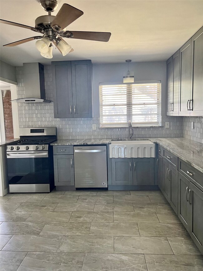 2110 Cheshire Ln, Houston, TX 77018 - photo 7