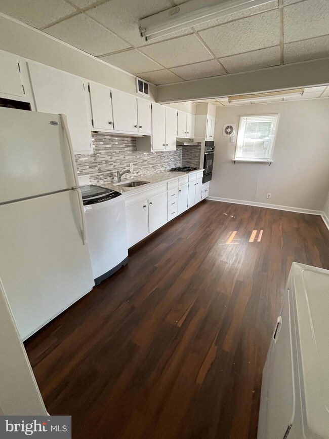 1069 Fireside Ave, Ewing, NJ 08618 - photo 2