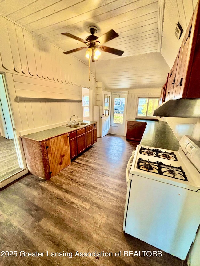 111 E Potter Ave, Lansing, MI 48910 - photo 4