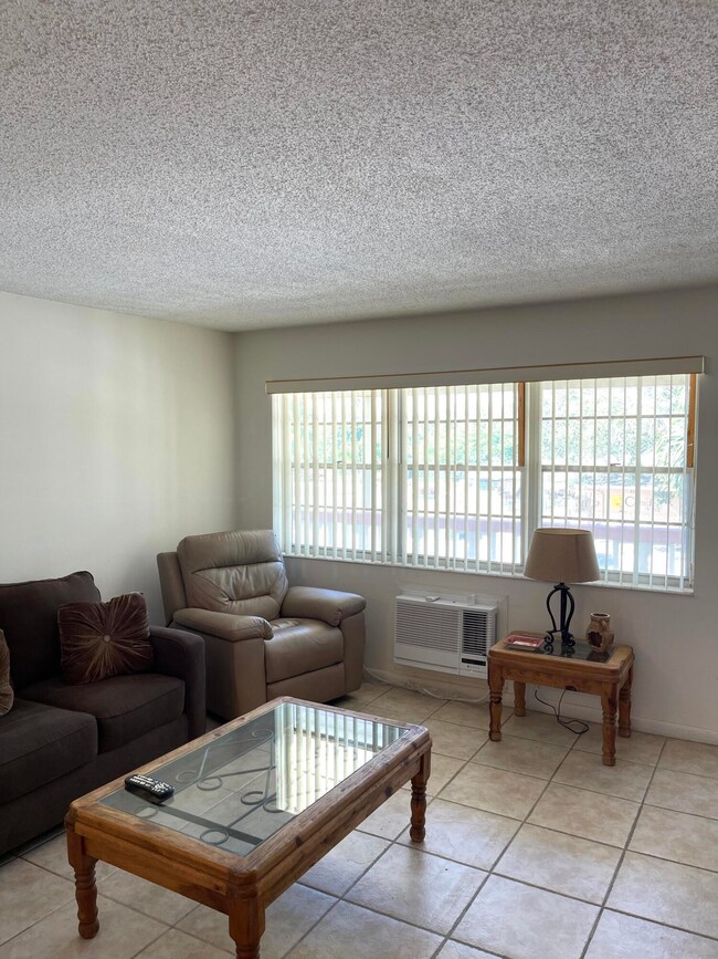 304 Camden M unit 304, West Palm Beach, FL 33417 - photo 5