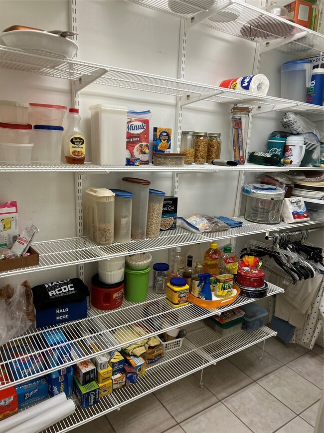 903 Hidden Valley Dr, Houston, TX 77088 - photo 3