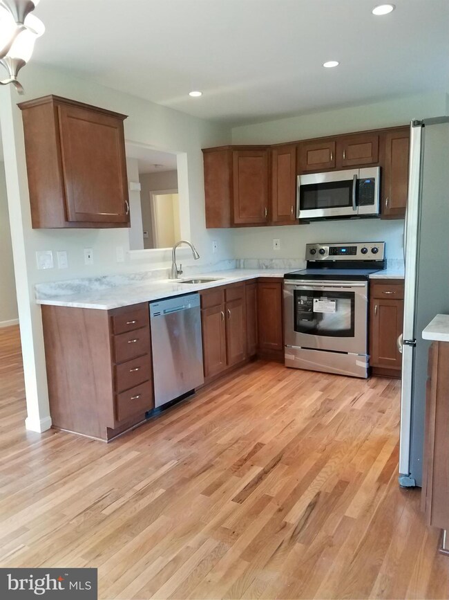 12204 Emerald Way, Germantown, MD 20876 - photo 2