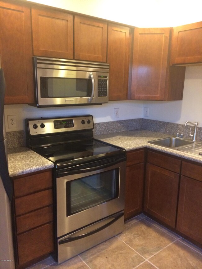 Kitchen 2.jpg
