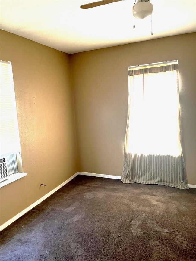 7312 Price St, Houston, TX 77088 - photo 5