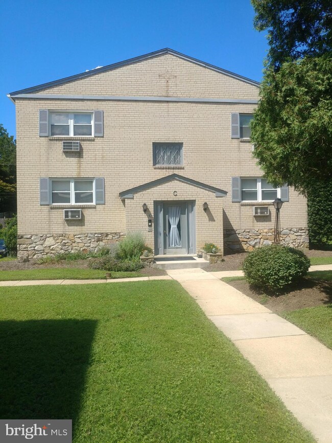 354 S Swarthmore Ave unit C3, Swarthmore, PA 19081 - photo 2