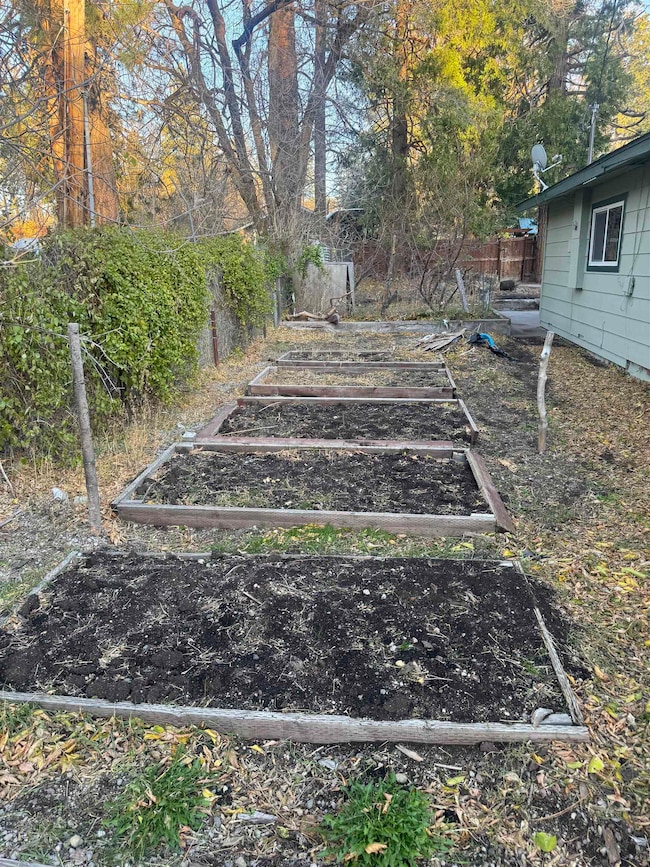 19142 Maple Ave, Weed, CA 96094 - photo 4