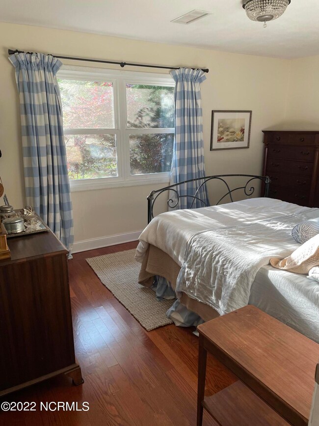 408 S Bennett St, Burgaw, NC 28425 - photo 6