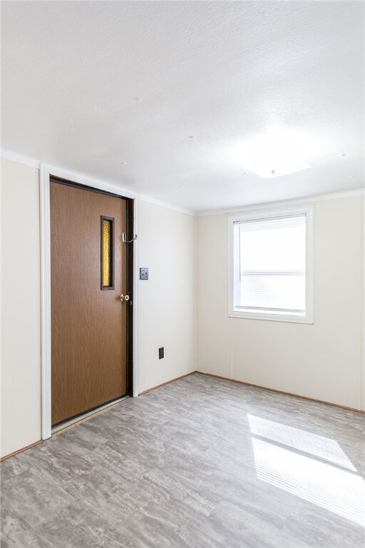 1577 W 4th St, Other, GA 31510 - photo 2