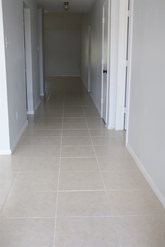 10939 Fern Terrace Dr, Houston, TX 77075 - photo 5