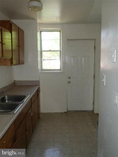 2646 W Franklin St, Baltimore, MD 21223 - photo 3