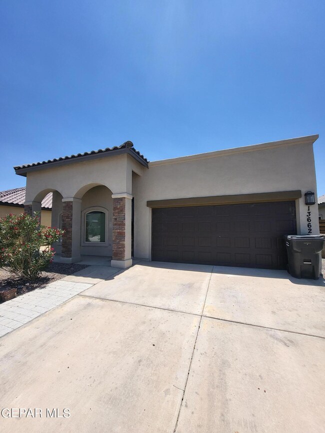 13662 Bradford St, Horizon City, TX 79928 - photo 3